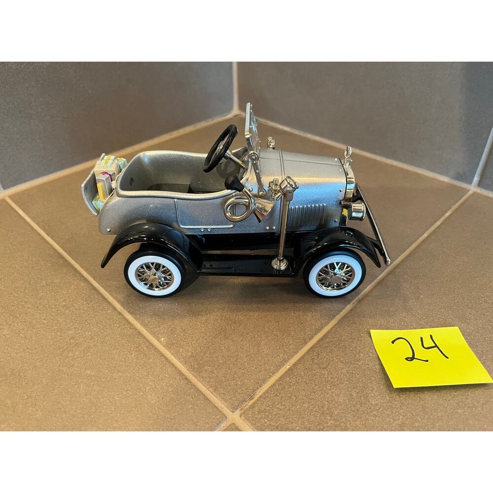 1927 Gillham Honeymoon Special Miniature pedal car by Hallmark
